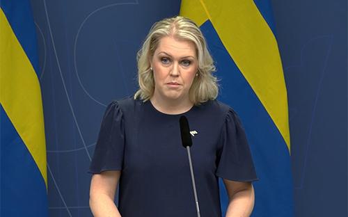 Om folk hamstrar mediciner finns en risk för att vissa läkemedel inte kommer att räcka åt alla, säger socialminister Lena Hallengren. Foto: Shutterstock